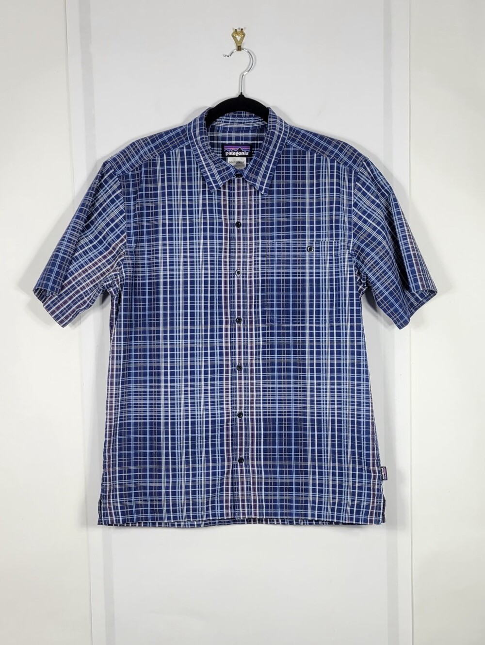 Patagonia Men's Navy & White Plaid Short Sleeve Button-Down #836 Size M